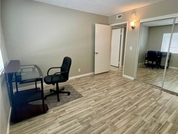 8020 Langdon Avenue 208, Van Nuys (los Angeles) CA 91406