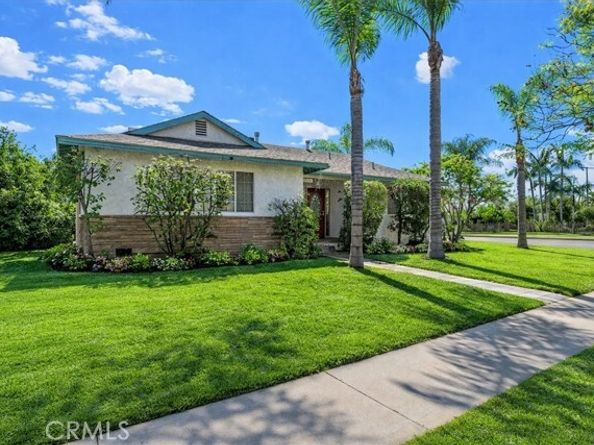 9370 Dorrington, Arleta (los Angeles) CA 91331