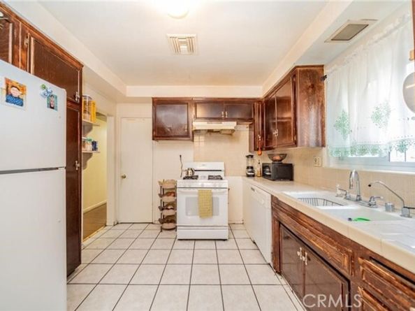 918 S Oak Street, Inglewood CA 90301