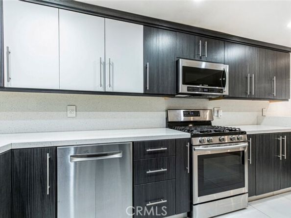 15114 Sherman Way 106, Van Nuys (los Angeles) CA 91405