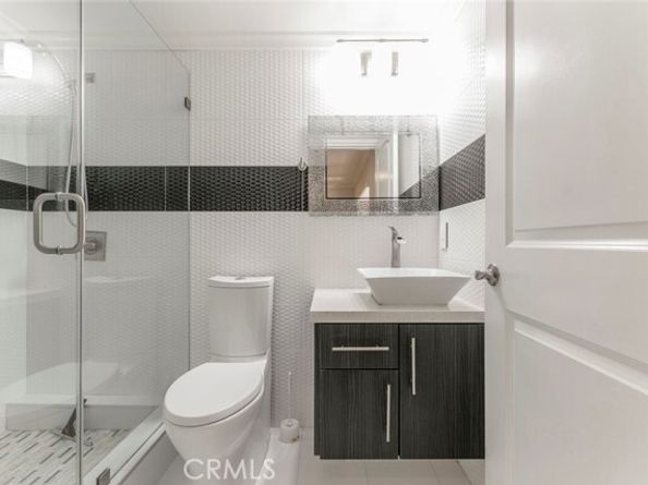 15114 Sherman Way 106, Van Nuys (los Angeles) CA 91405
