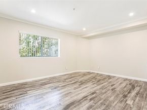 15114 Sherman Way 106, Van Nuys (los Angeles) CA 91405