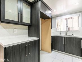 15114 Sherman Way 106, Van Nuys (los Angeles) CA 91405