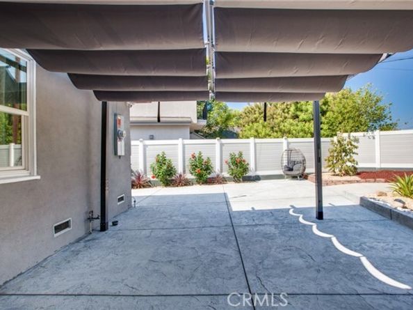 17011 Burton Street, Van Nuys (los Angeles) CA 91406