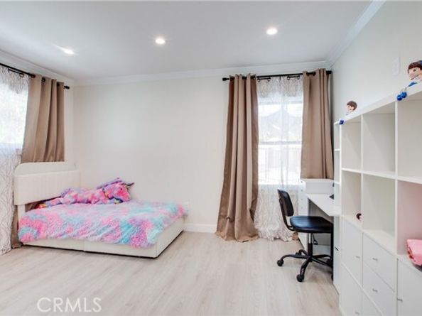 17011 Burton Street, Van Nuys (los Angeles) CA 91406