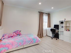 17011 Burton Street, Van Nuys (los Angeles) CA 91406