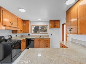 10143 Oro Vista Ave., Sunland (los Angeles) CA 91040