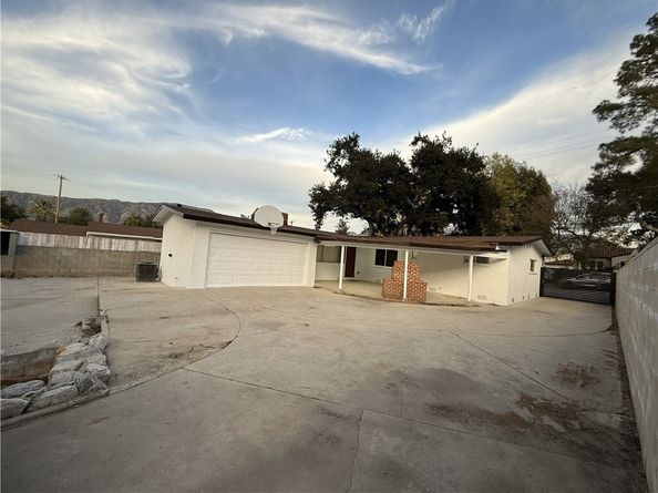 10143 Oro Vista Ave., Sunland (los Angeles) CA 91040
