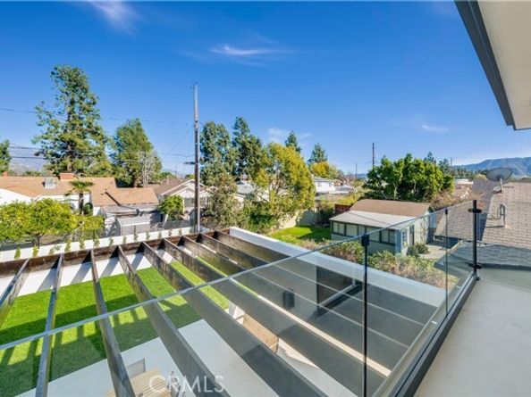 934 N Fairview Street, Burbank CA 91505