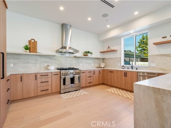 934 N Fairview Street, Burbank CA 91505