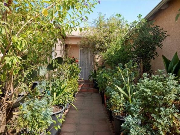 11457 Oxnard Street, North Hollywood (los Angeles) CA 91606