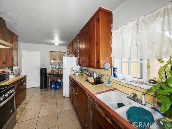11457 Oxnard Street, North Hollywood (los Angeles) CA 91606
