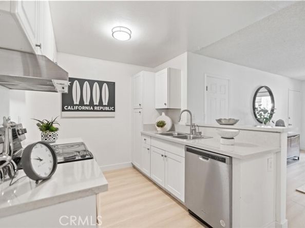 23222 Orange Avenue 7, Lake Forest (el Toro) CA 92630
