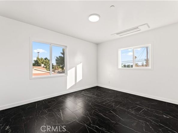 14592 Lyle Street, Sylmar (los Angeles) CA 91342