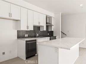 14592 Lyle Street, Sylmar (los Angeles) CA 91342