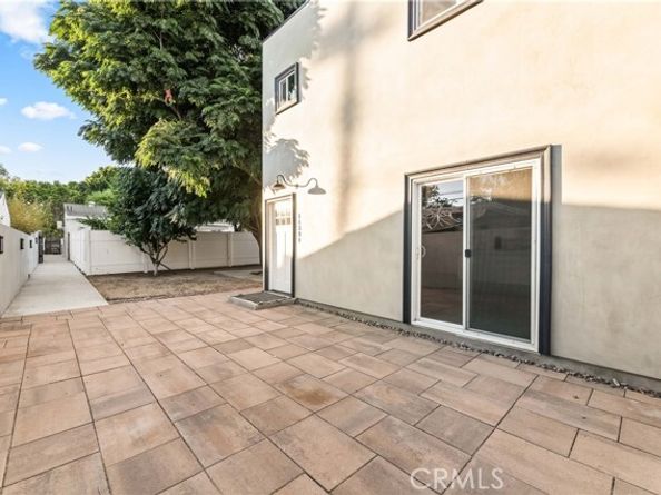 14592 Lyle Street, Sylmar (los Angeles) CA 91342
