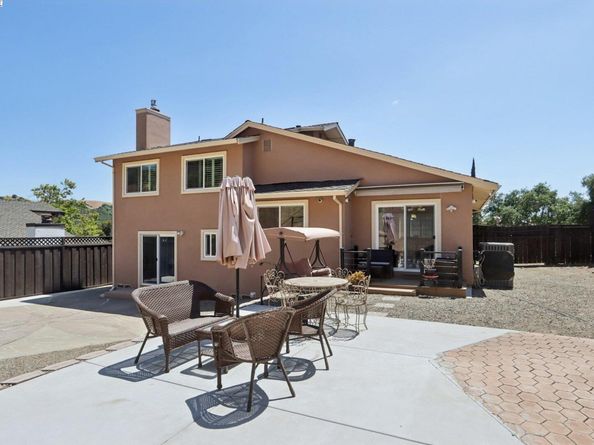 27978 Dobbel Ave, Hayward CA 94542