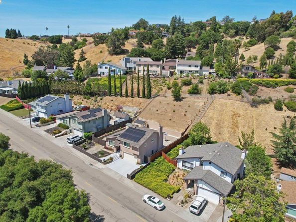 27978 Dobbel Ave, Hayward CA 94542