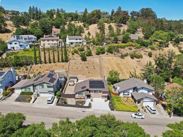 27978 Dobbel Ave, Hayward CA 94542