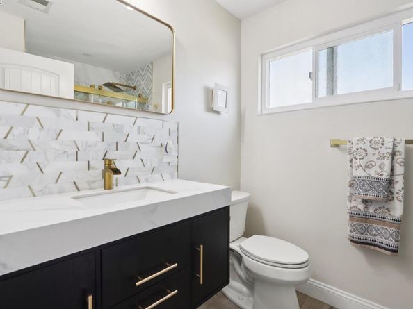 27978 Dobbel Ave, Hayward CA 94542