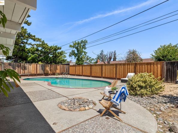 3731 Merridan Dr, Concord CA 94518