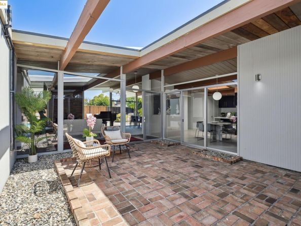 3731 Merridan Dr, Concord CA 94518