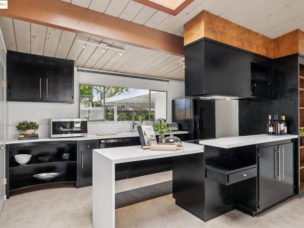 3731 Merridan Dr, Concord CA 94518
