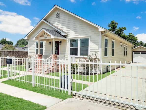 608 Jewett Street, Houston TX 77009