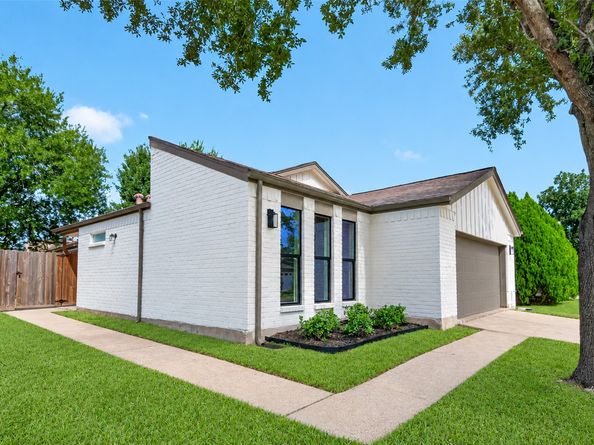 3615 Echo Grove Lane, Houston TX 77043
