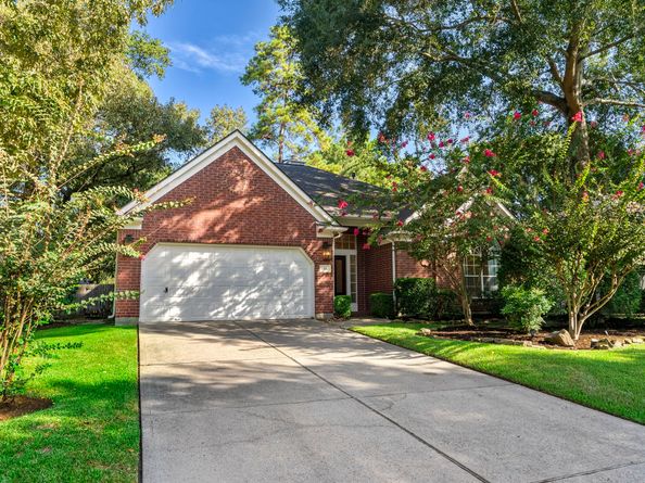 31 Canoe Birch Place, The Woodlands TX 77382