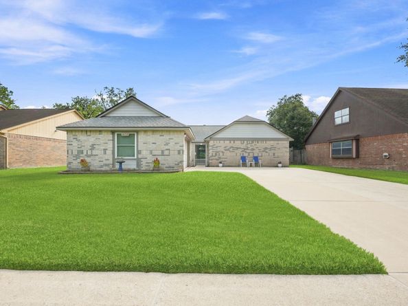 16738 Barkentine Lane, Friendswood TX 77546