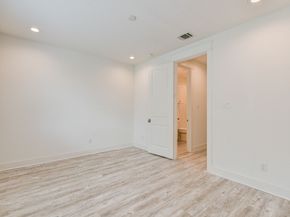 2705 Oakwood Crest Lane, Houston TX 77018