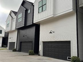 2705 Oakwood Crest Lane, Houston TX 77018