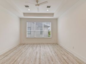 2705 Oakwood Crest Lane, Houston TX 77018