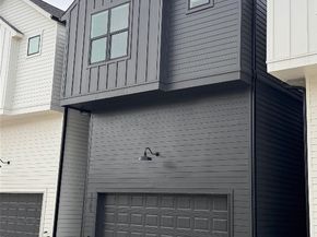 2705 Oakwood Crest Lane, Houston TX 77018