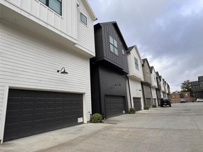2705 Oakwood Crest Lane, Houston TX 77018