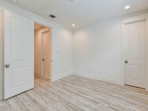 2705 Oakwood Crest Lane, Houston TX 77018