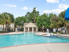 13600 Breton Ridge 25E, Houston TX 77070