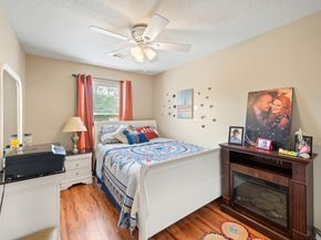 13600 Breton Ridge 25E, Houston TX 77070