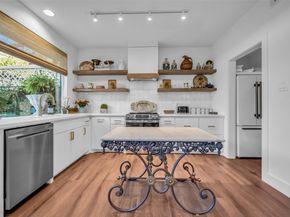 5803 Lynbrook Drive 80, Houston TX 77057