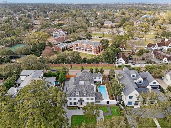 3444 Meadow Lake Lane, Houston TX 77027