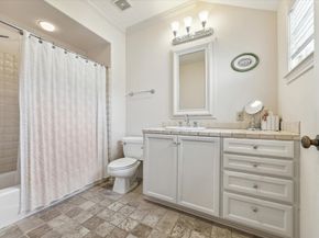 2207 Dunraven Lane, Houston TX 77019