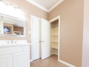 3206 Holly Thicket Drive, Houston TX 77042