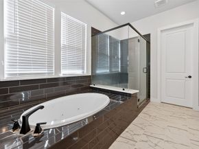 3239 Royal Oaks Hollow Lane, Houston TX 77082