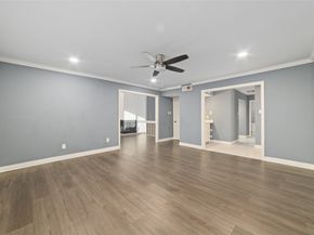 7655 S Braeswood Boulevard 2, Houston TX 77071