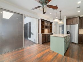 7655 S Braeswood Boulevard 2, Houston TX 77071