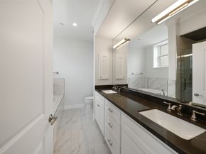 1419 Montrose Boulevard 301, Houston TX 77019