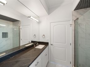 1419 Montrose Boulevard 301, Houston TX 77019