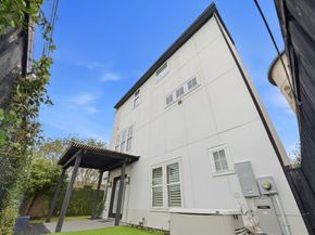 10933 Upland Park, Houston TX 77043