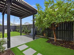 10933 Upland Park, Houston TX 77043